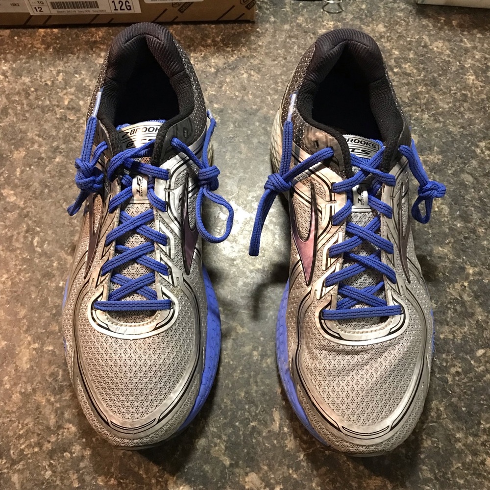 Brooks Ghost 16 sneaker Men's Size 10.5 wide
